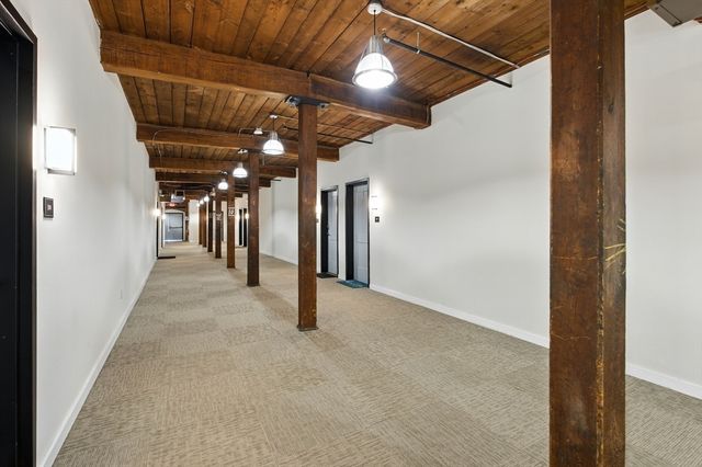 55 Sterling St 305, Clinton, MA 01510