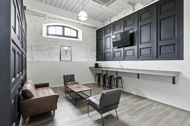 55 Sterling St 305, Clinton, MA 01510