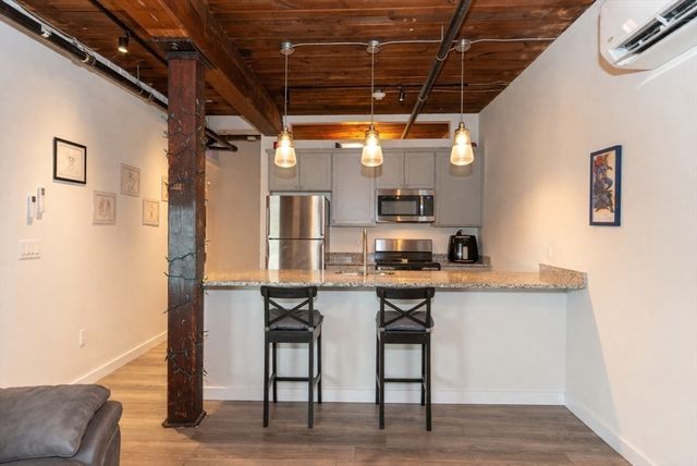 55 Sterling St 305, Clinton, MA 01510