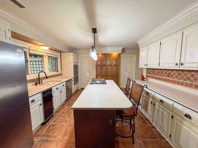 1524 GARLAND DR, Covington, TN 38019