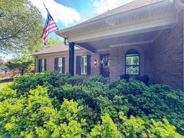 1524 GARLAND DR, Covington, TN 38019