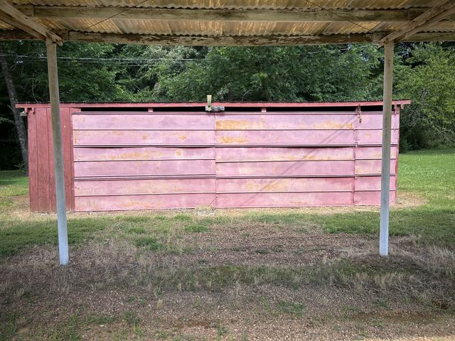 25 Beaver Rd, Eva, TN 38333