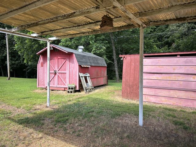 25 Beaver Rd, Eva, TN 38333