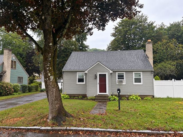 30 Amesbury St, Worcester, MA 01605