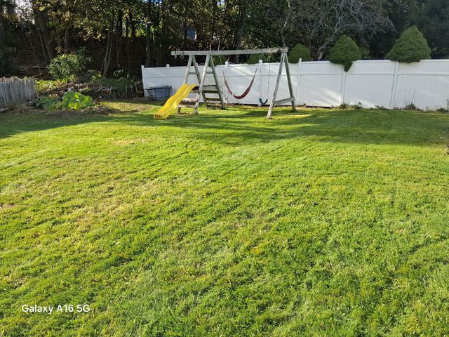 30 Amesbury St, Worcester, MA 01605