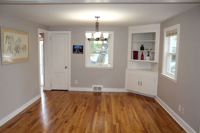 30 Amesbury St, Worcester, MA 01605