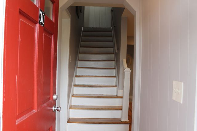 30 Amesbury St, Worcester, MA 01605