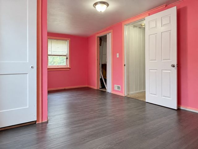 30 Amesbury St, Worcester, MA 01605