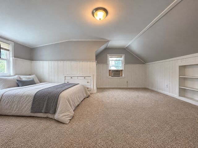 30 Amesbury St, Worcester, MA 01605
