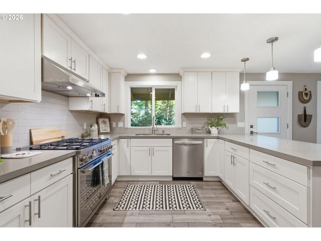 9040 Sw 49TH Ave, Portland, OR 97219