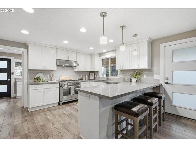 9040 Sw 49TH Ave, Portland, OR 97219
