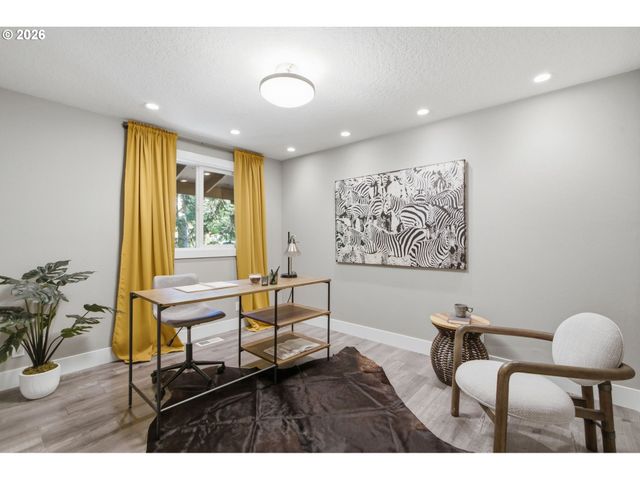 9040 Sw 49TH Ave, Portland, OR 97219