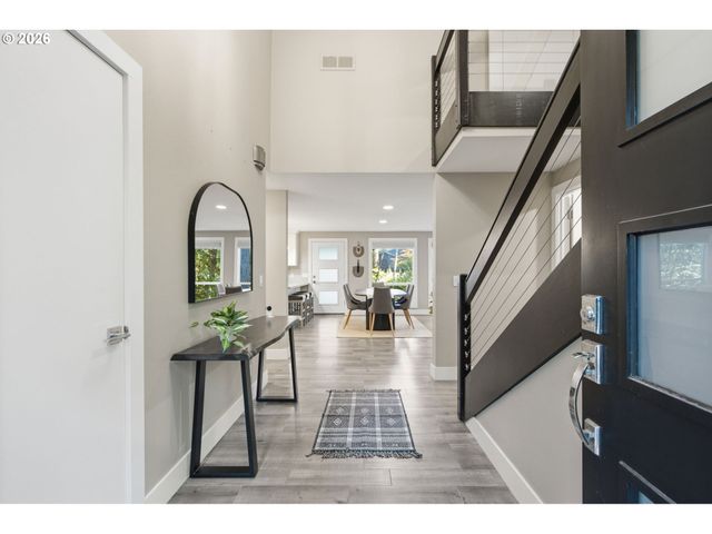 9040 Sw 49TH Ave, Portland, OR 97219