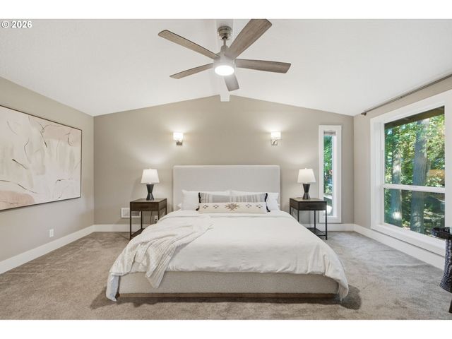 9040 Sw 49TH Ave, Portland, OR 97219