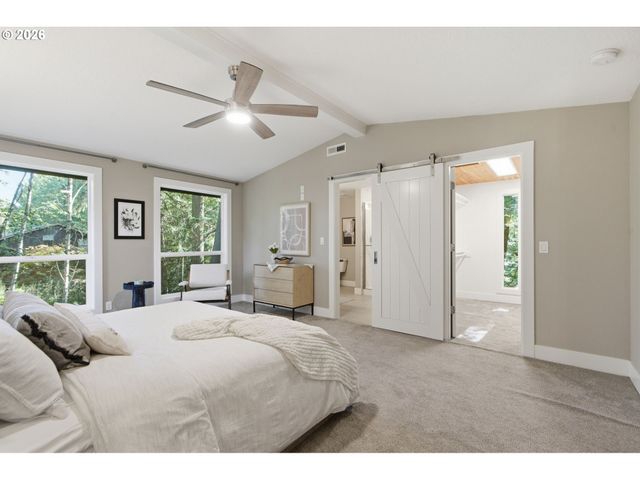 9040 Sw 49TH Ave, Portland, OR 97219
