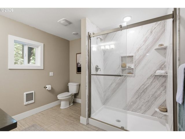 9040 Sw 49TH Ave, Portland, OR 97219