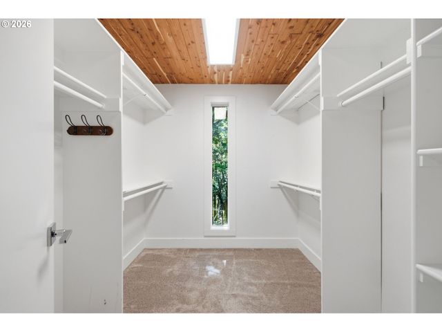 9040 Sw 49TH Ave, Portland, OR 97219