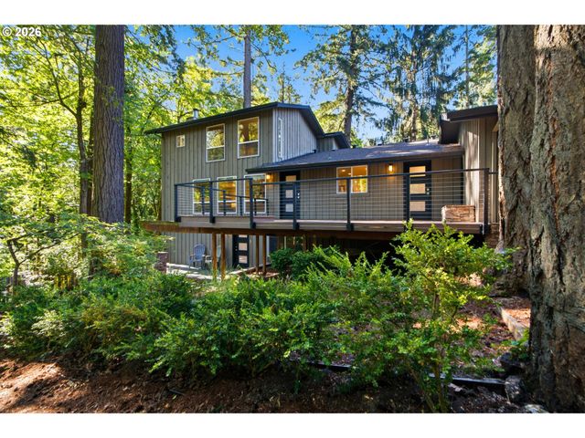 9040 Sw 49TH Ave, Portland, OR 97219