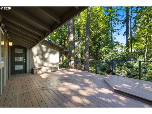 9040 Sw 49TH Ave, Portland, OR 97219