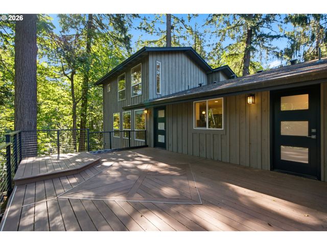 9040 Sw 49TH Ave, Portland, OR 97219