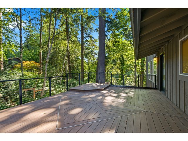 9040 Sw 49TH Ave, Portland, OR 97219
