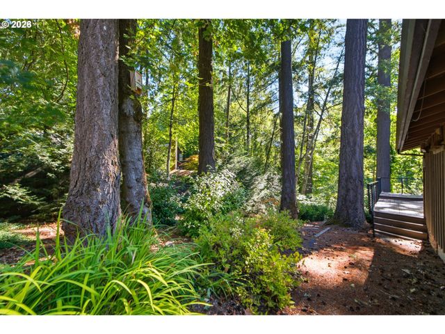 9040 Sw 49TH Ave, Portland, OR 97219