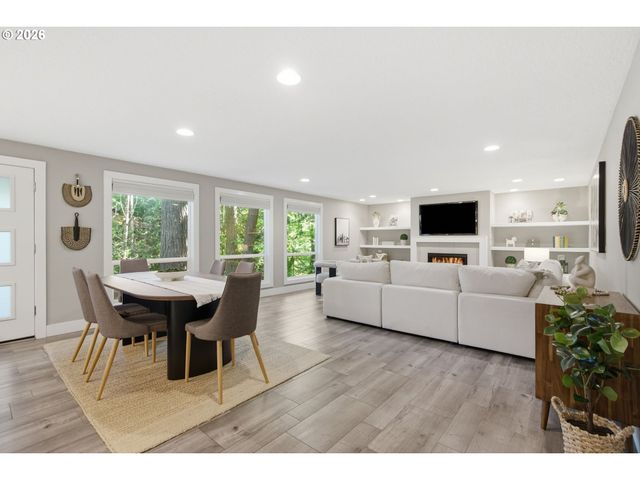 9040 Sw 49TH Ave, Portland, OR 97219