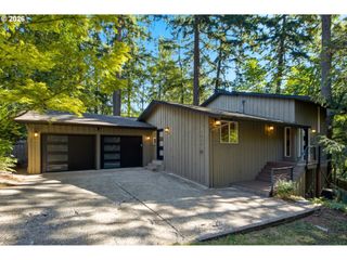 9040 Sw 49TH Ave, Portland, OR 97219