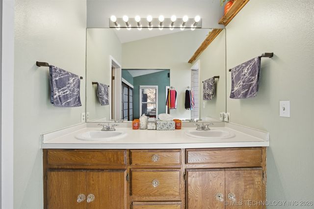 70 Acorn Lane, Crowder, OK 74430