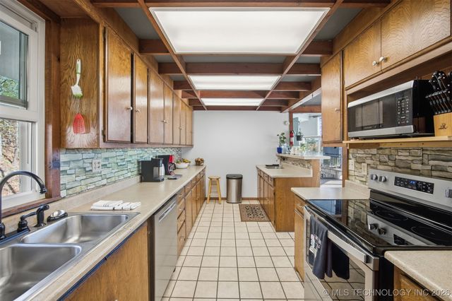 70 Acorn Lane, Crowder, OK 74430