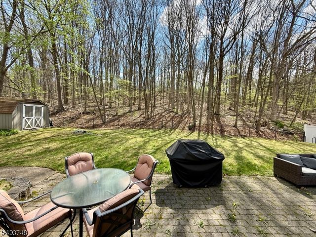 41 Dell Rd, Stanhope Boro, NJ 07874