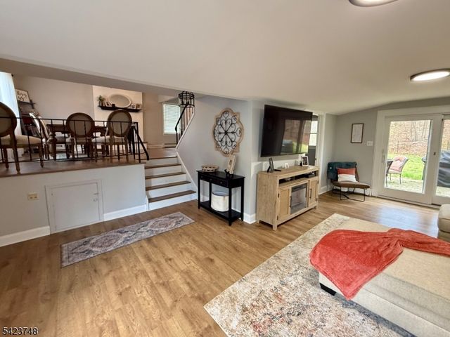 41 Dell Rd, Stanhope Boro, NJ 07874