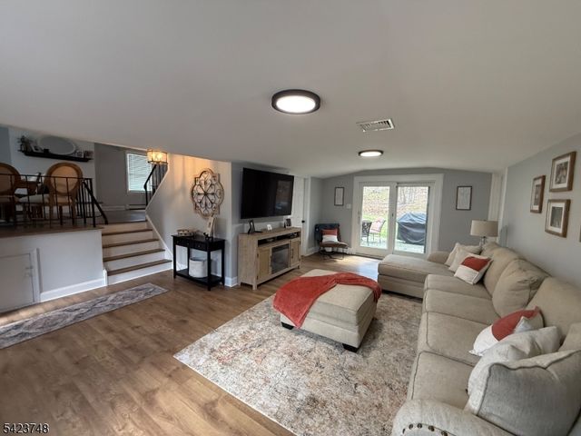 41 Dell Rd, Stanhope Boro, NJ 07874