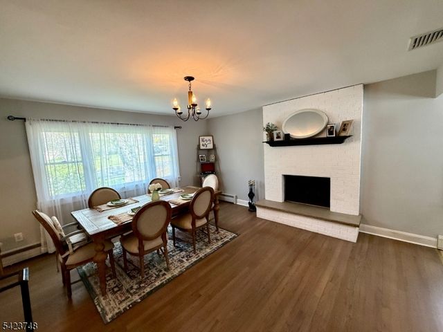 41 Dell Rd, Stanhope Boro, NJ 07874