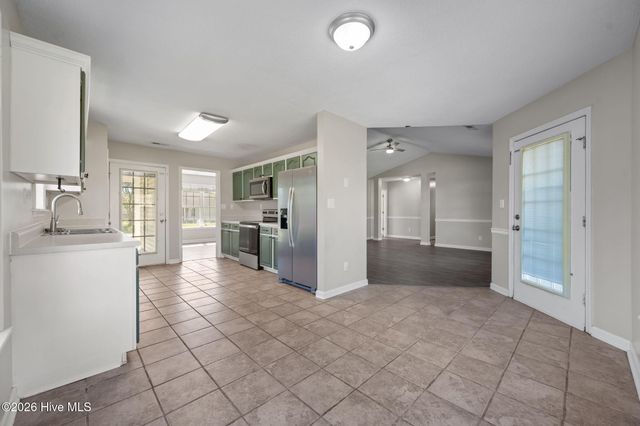 300 Carlisle Court, Jacksonville, NC 28540