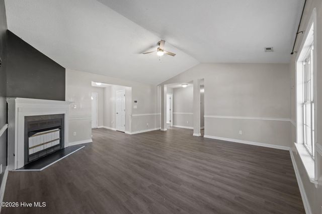 300 Carlisle Court, Jacksonville, NC 28540