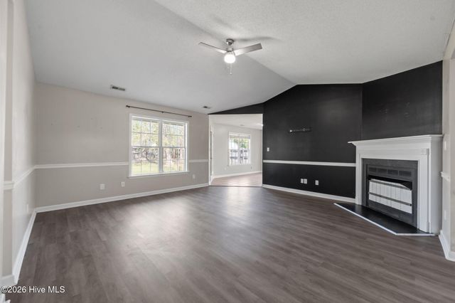 300 Carlisle Court, Jacksonville, NC 28540