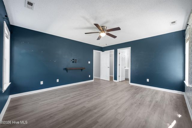 300 Carlisle Court, Jacksonville, NC 28540