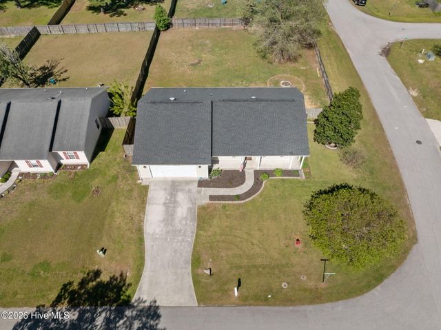 300 Carlisle Court, Jacksonville, NC 28540