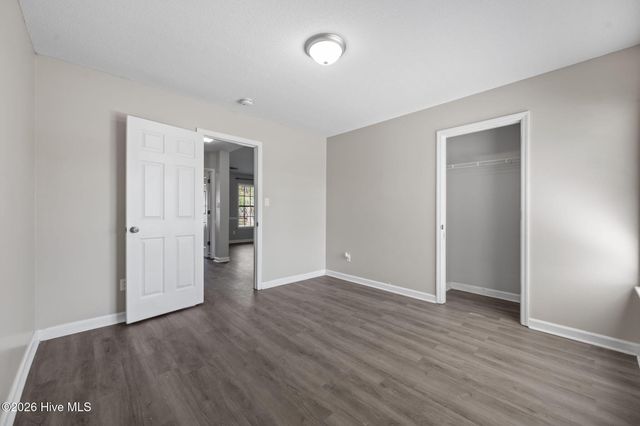 300 Carlisle Court, Jacksonville, NC 28540