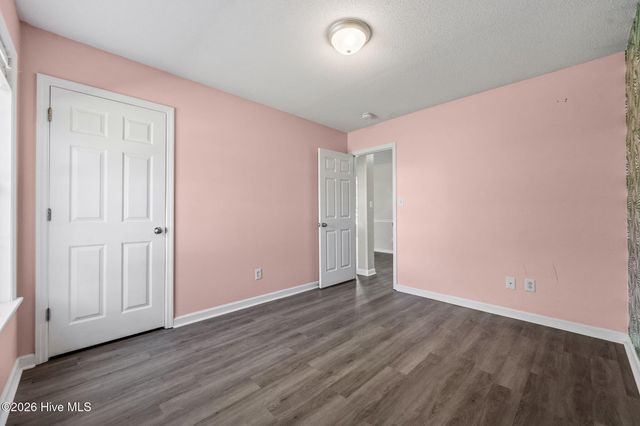 300 Carlisle Court, Jacksonville, NC 28540