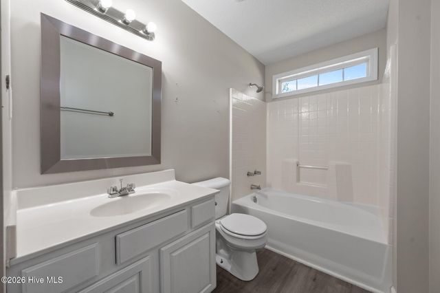 300 Carlisle Court, Jacksonville, NC 28540