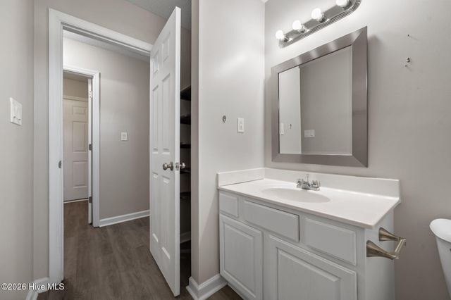 300 Carlisle Court, Jacksonville, NC 28540