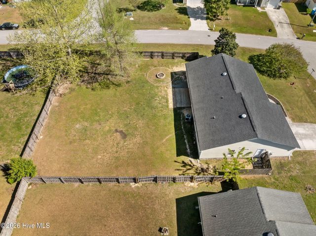 300 Carlisle Court, Jacksonville, NC 28540