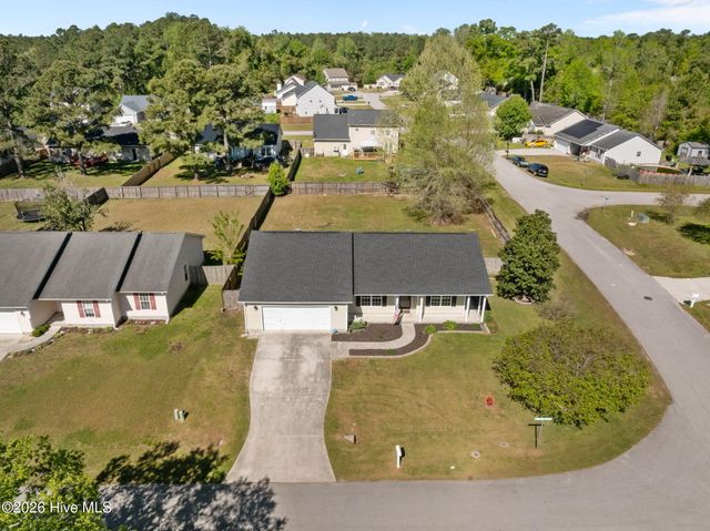 300 Carlisle Court, Jacksonville, NC 28540