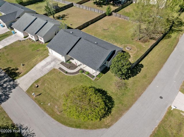 300 Carlisle Court, Jacksonville, NC 28540