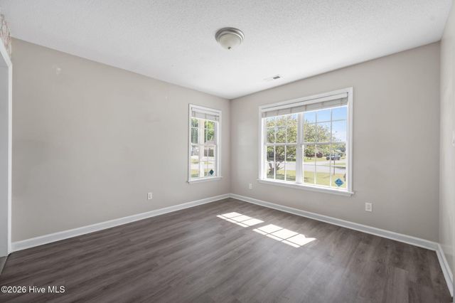 300 Carlisle Court, Jacksonville, NC 28540