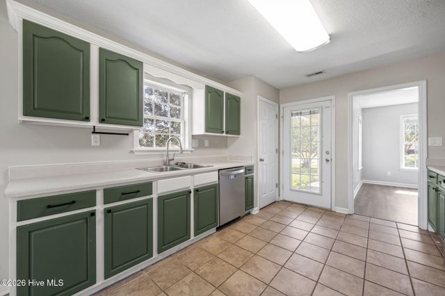 300 Carlisle Court, Jacksonville, NC 28540