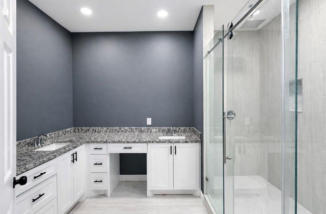 5125 Larkspur Street, Houston, TX 77033