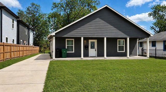 5125 Larkspur Street, Houston, TX 77033
